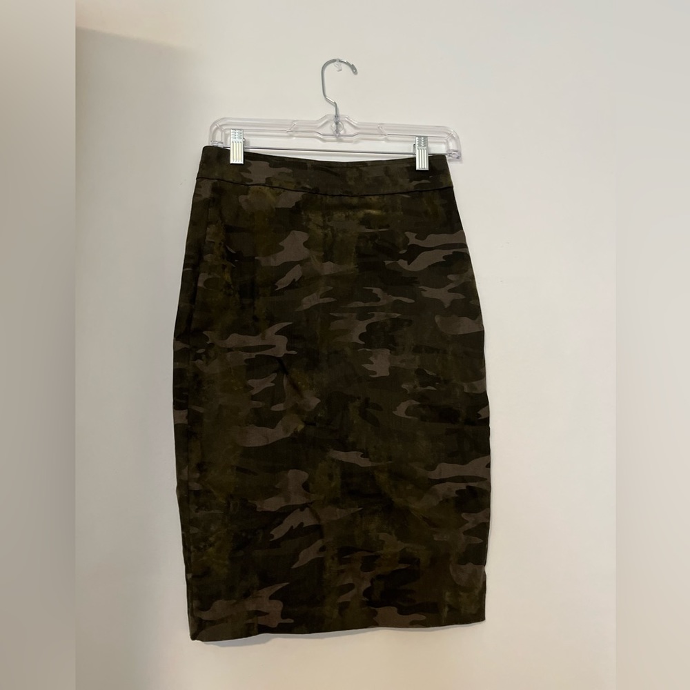 Women’s AVENUE MONTAINE Swede pencil skirt